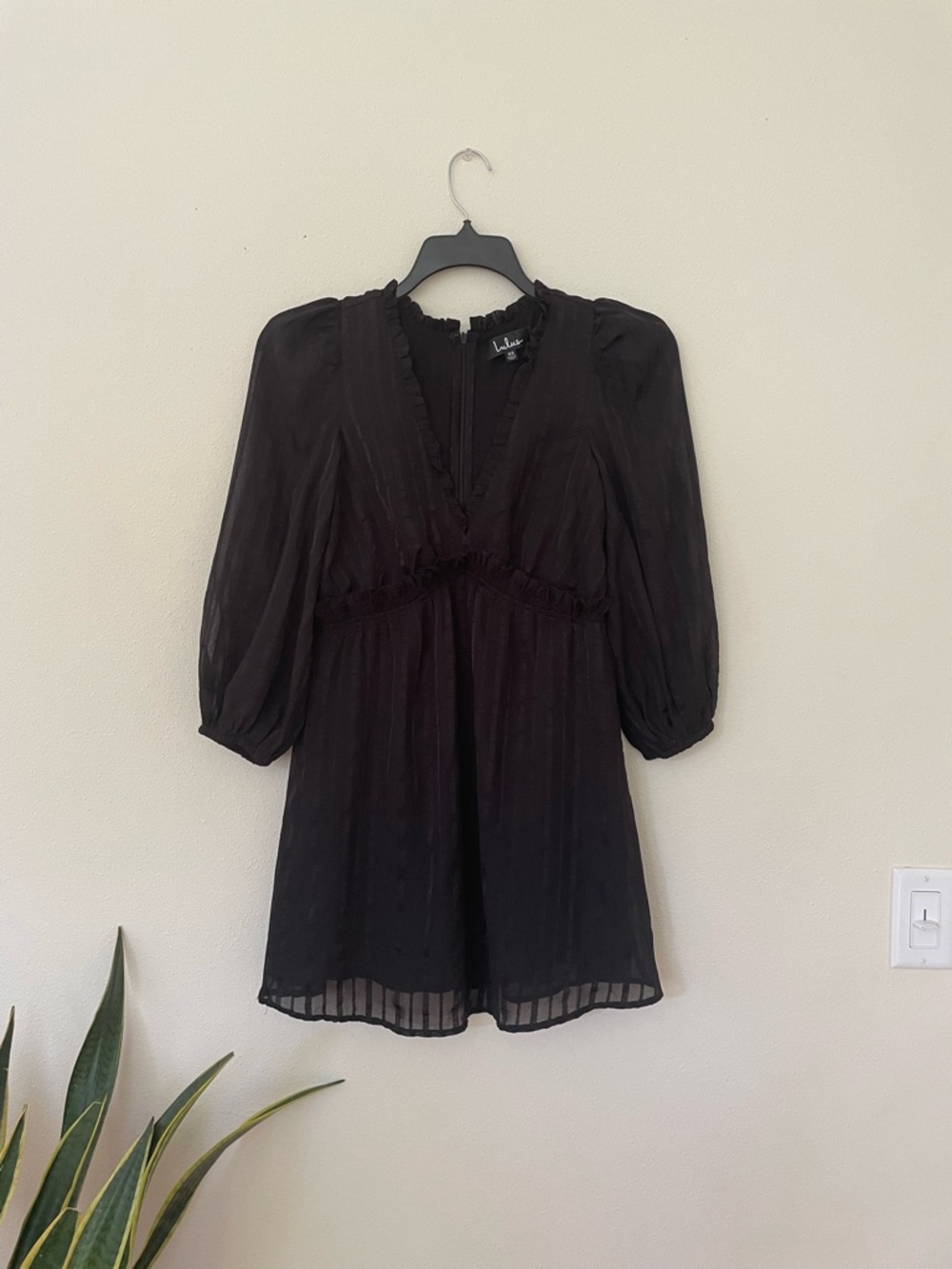 🌷 Lulu's Black Ruffled Neck Mini Dress #45